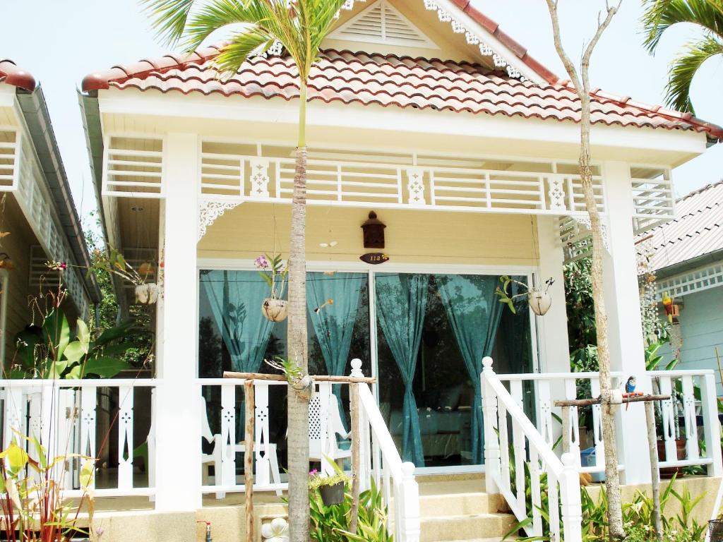 Парк-Отель Prathana Garden Beach Resort, Хуахин