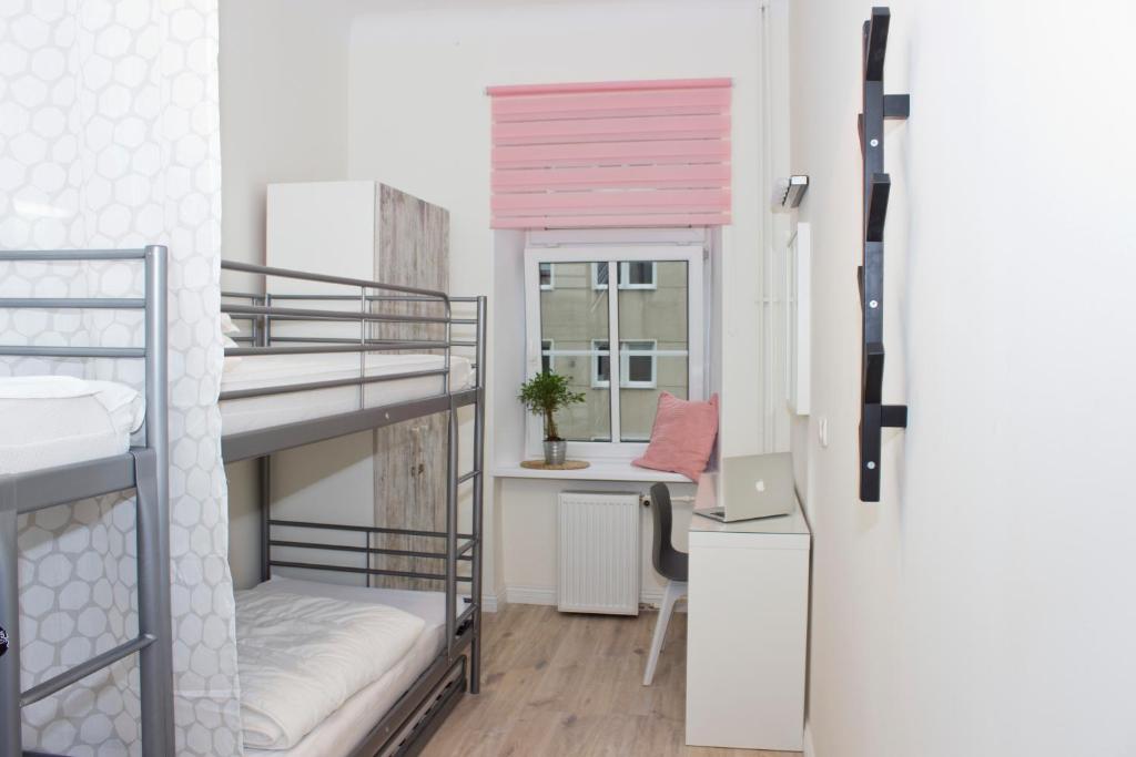 Номер (Кровать в общем номере для женщин с 4 кроватями) хостела Chillout Hostel, Варшава
