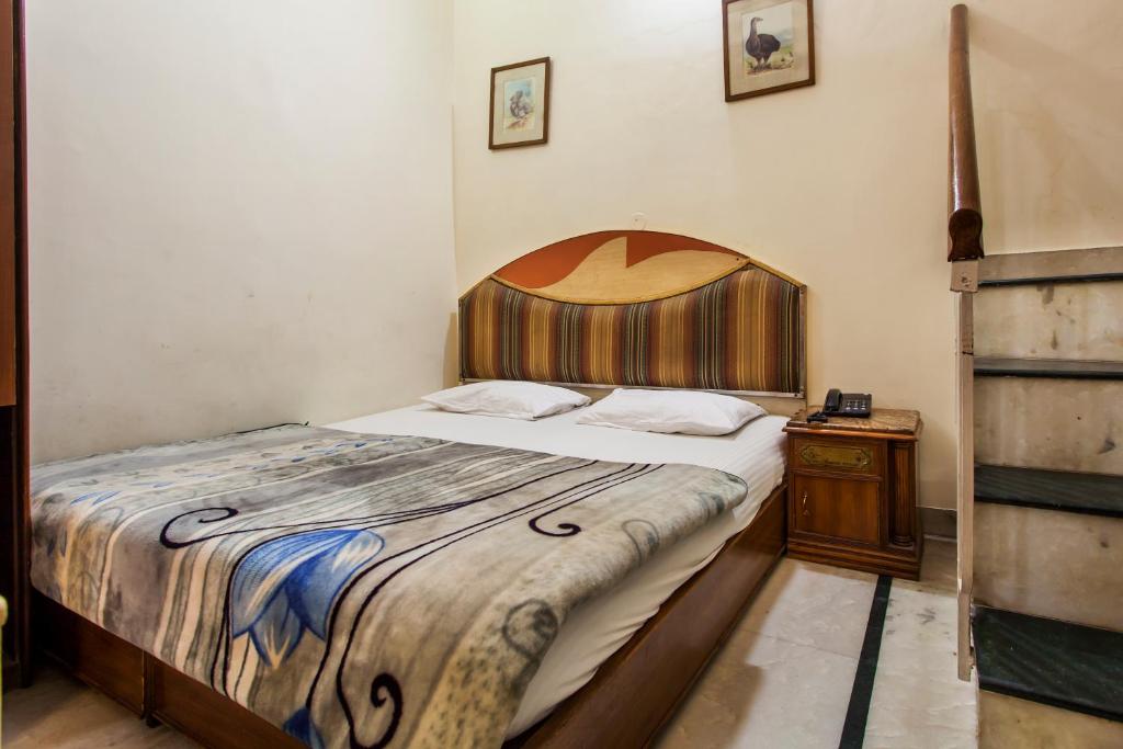 Двухместный (Двухместный номер с 1 кроватью без кондиционера) отеля Hotel Sunshine, Нью-Дели