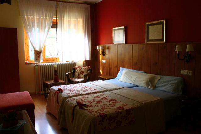 Двухместный (Двухместный номер с 2 отдельными кроватями) гостевого дома Hostal Escartín, Сарагоса