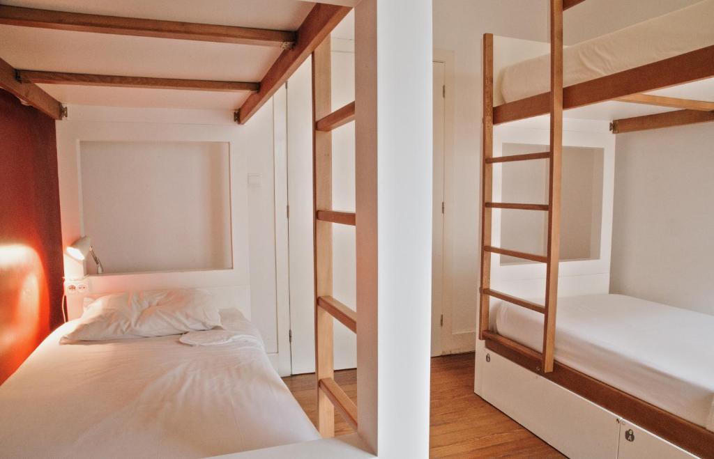Номер (Кровать в общем номере для женщин с 4 кроватями) хостела Porto Spot Hostel, Порту