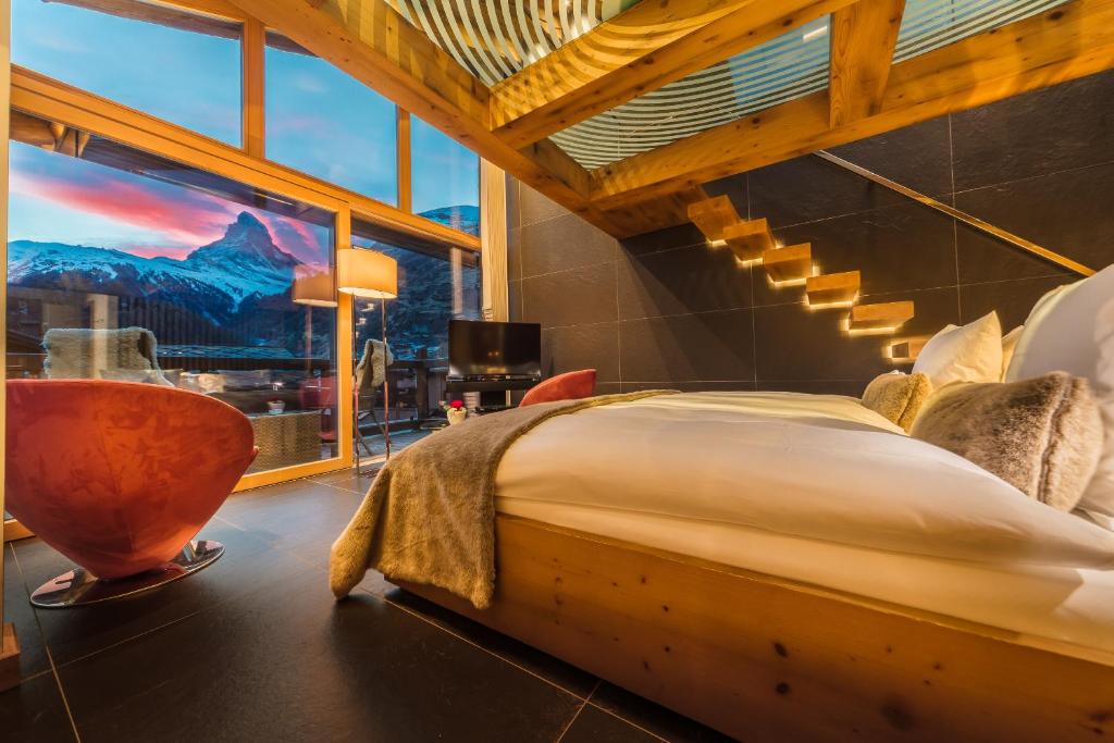 Двухместный (Sky Room with Matterhorn View) отеля Hotel Bellerive, Церматт