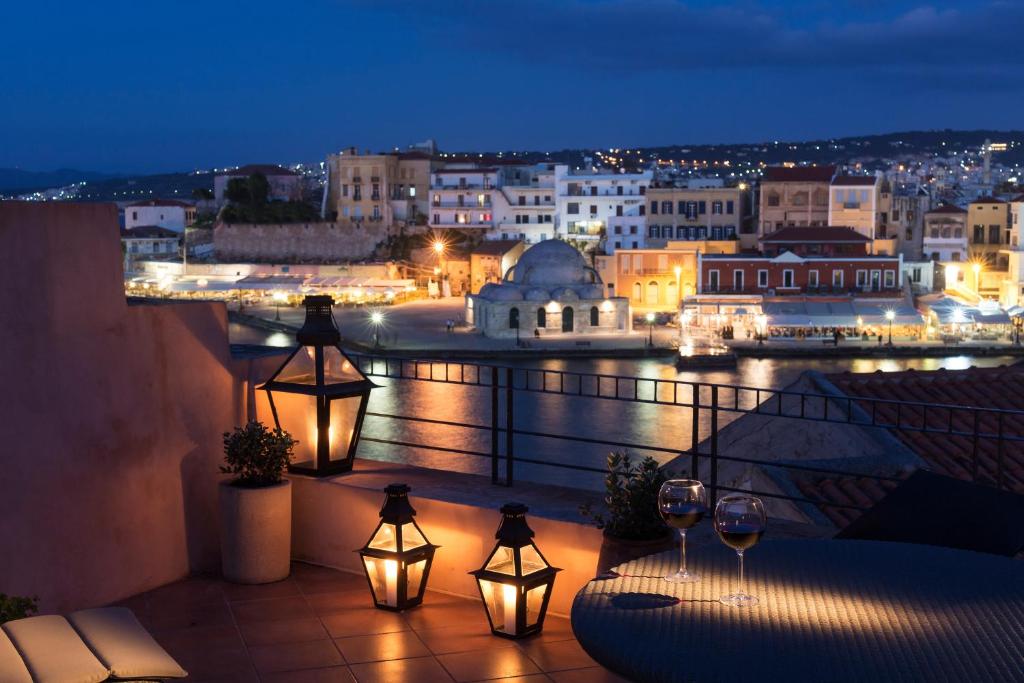 Сьюит (Улучшенный люкс с видом на море) отеля Casa Delfino Hotel & Spa, Ханья