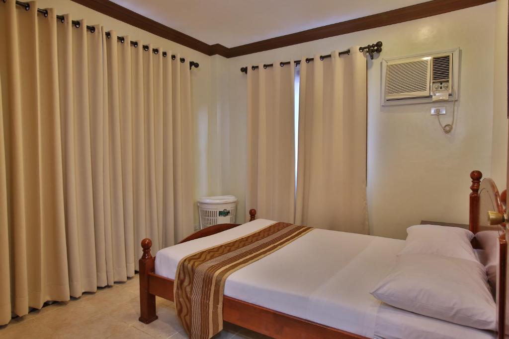 Вилла (Вилла с 3 спальнями), Crown Regency Suites Mactan