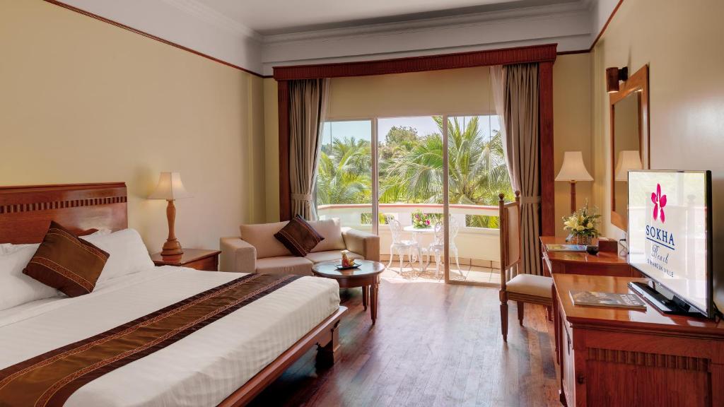 Двухместный (Двухместный номер Делюкс с 1 кроватью или 2 отдельными кроватями — крыло «Океан») курортного отеля Sokha Beach Resort, Сиануквиль