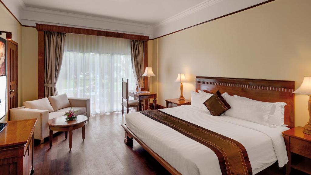 Двухместный (Улучшенный двухместный номер с 1 кроватью или 2 отдельными кроватями - крыло Ocean) курортного отеля Sokha Beach Resort, Сиануквиль