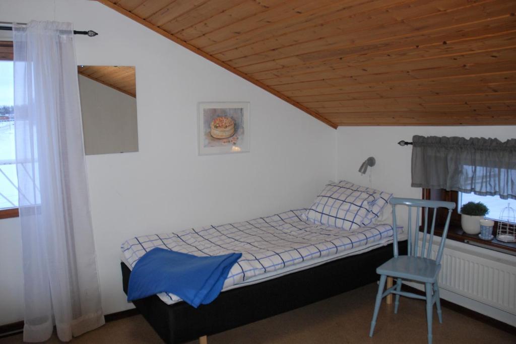 Двухместный (Двухместный номер с 2 отдельными кроватями и общей ванной комнатой) хостела Storstrand Kursgård, Питео