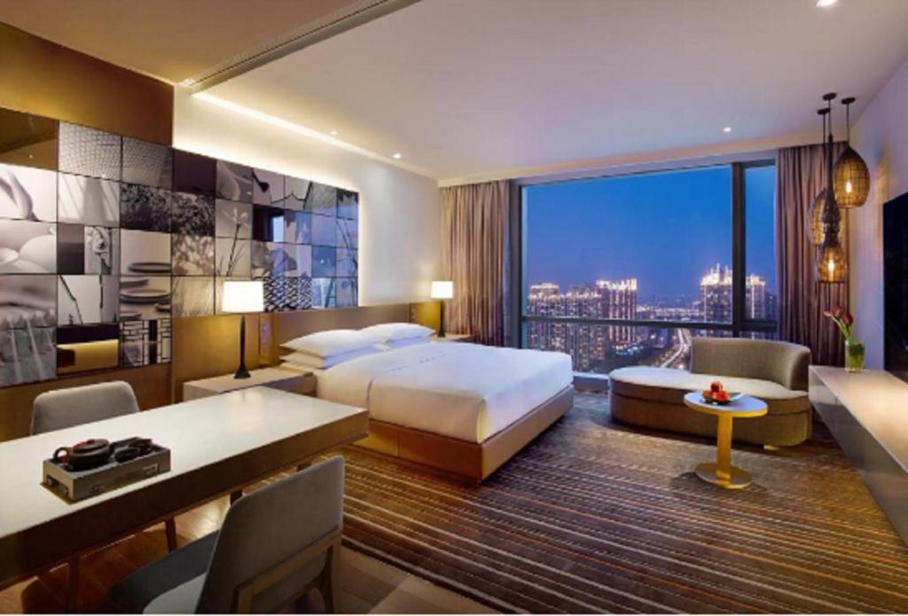 Двухместный (Клубный номер с кроватью размера «king-size»), Hyatt Regency Suzhou