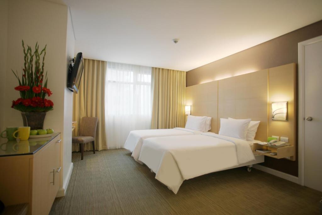 Двухместный (Двухместный номер Делюкс с 2 отдельными кроватями) отеля St Giles Makati – A St Giles Hotel, Manila, Манила