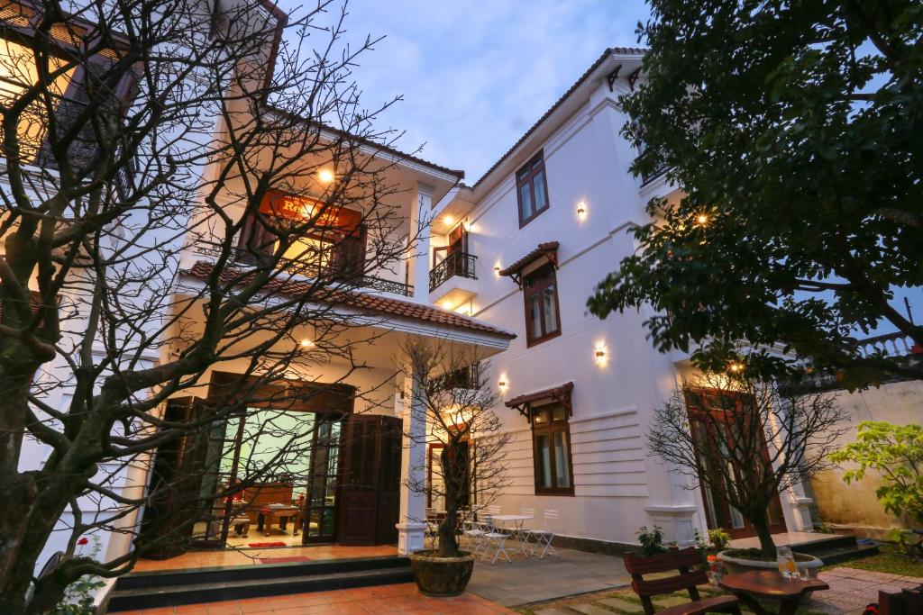Трехместный (Трехместный номер) семейного отеля RedRose Villa, Хойан