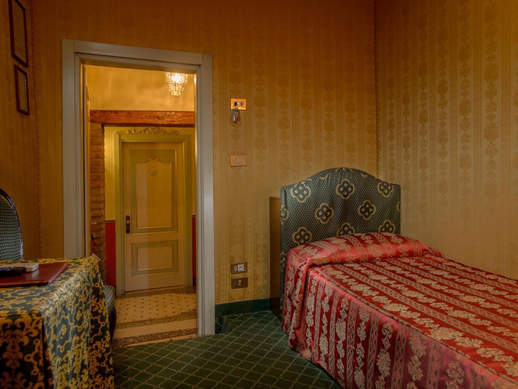 Одноместный (Улучшенный одноместный номер) отеля Centauro Hotel, Венеция