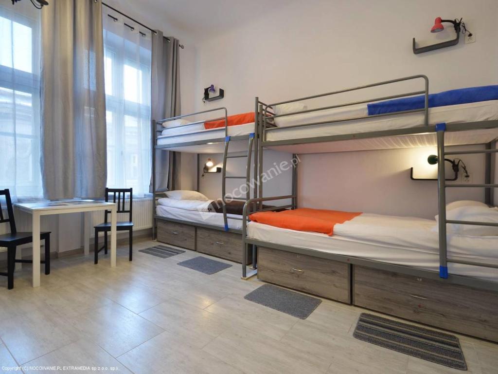Номер (Кровать в общем номере для мужчин и женщин с 7 кроватями.) хостела Hostel Lwowska 11, Варшава
