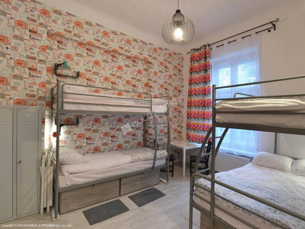 Номер (Кровать в общем номере для мужчин и женщин с 5 кроватями.) хостела Hostel Lwowska 11, Варшава
