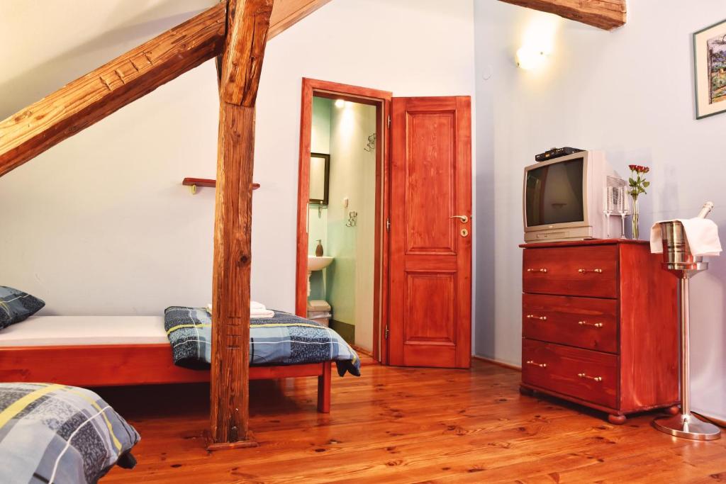 Двухместный (Двухместный номер с 1 кроватью и собственной ванной комнатой) гостевого дома Barock Restaurant & Pension, Топольчани