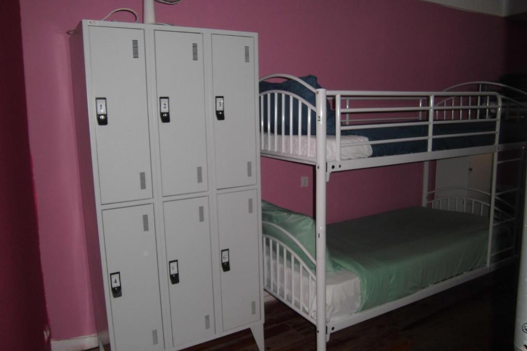 Номер (Кровать в общем женском номере с 8 кроватями и собственной ванной комнатой) хостела Hostel The White Butterfly, Лагуш