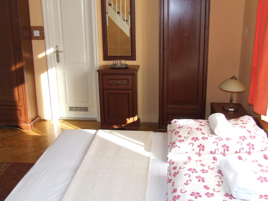 Двухместный (Двухместный номер с 1 кроватью или 2 отдельными кроватями) гостевого дома Péterfia Panzió, Дебрецен
