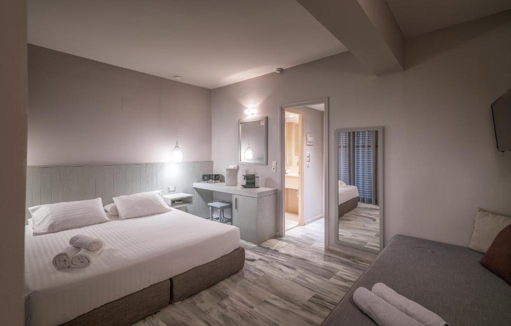 Двухместный (Двухместный номер Делюкс с 1 кроватью) отеля Castelli Hotel, Лаганас