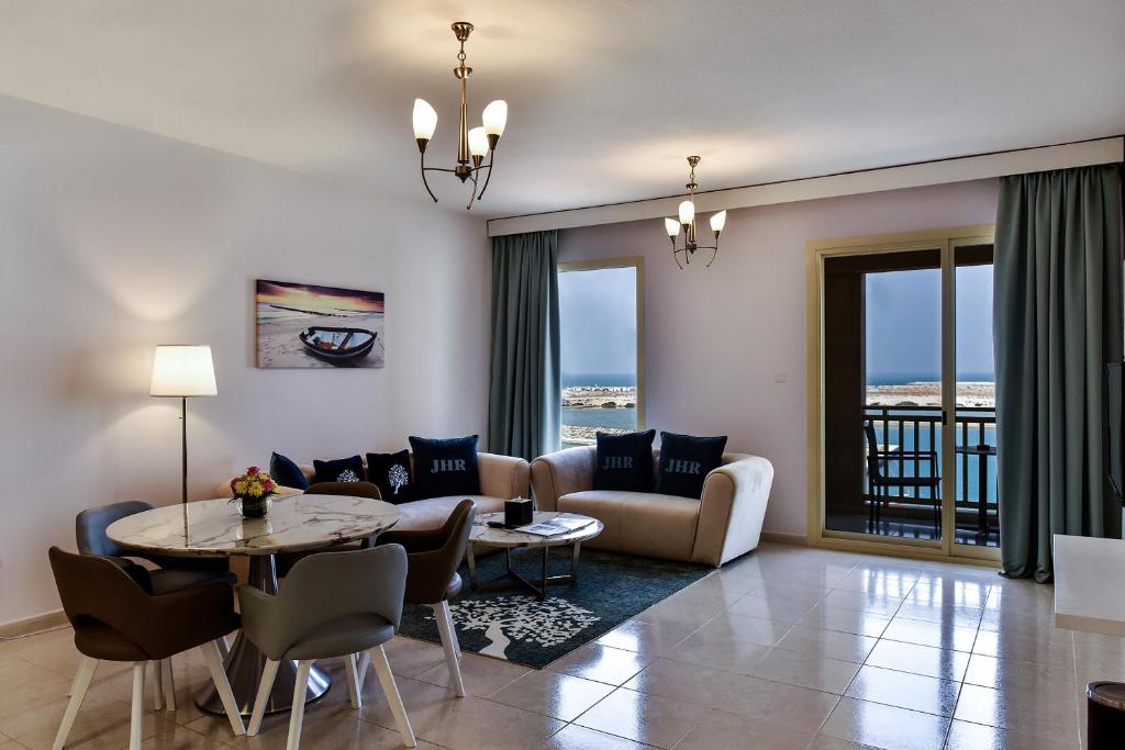 Апартаменты (Апартаменты с 2 спальнями) курортного отеля Jannah Resort & Villas Ras El Khaimah, Рас-эль-Хайма