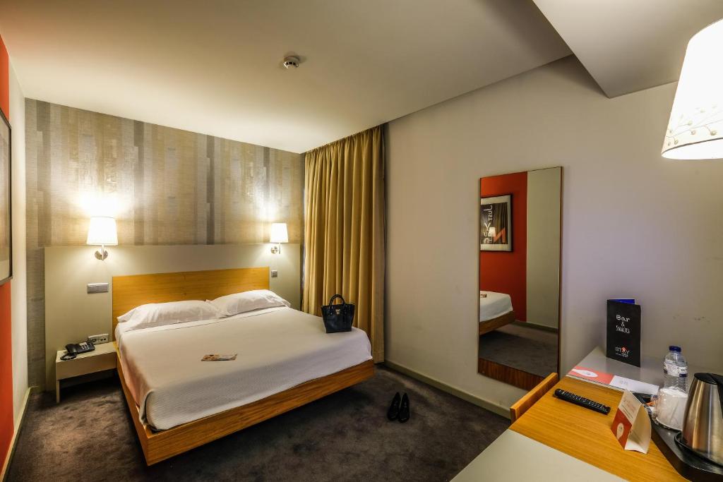Двухместный (Стандартный двухместный номер с 1 кроватью) отеля Stay Hotel Guimarães Centro, Гимарайнш