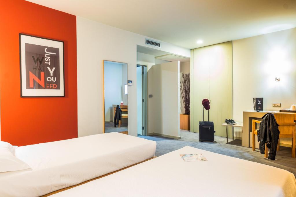 Двухместный (Стандартный двухместный номер с 2 отдельными кроватями) отеля Stay Hotel Guimarães Centro, Гимарайнш
