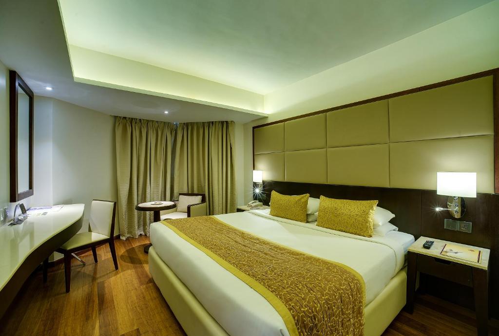 Двухместный (Представительский двухместный номер с 1 кроватью) отеля Ramee Guestline Hotel Juhu, Мумбай