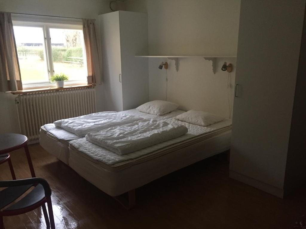 Двухместный (Улучшенный двухместный номер с 1 кроватью) хостела Nyckelbo Vandrarhem, Хельсингборг