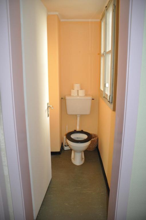 Одноместный (Одноместный номер с общей ванной комнатой) хостела Engelberg Trail Hostel, Энгельберг