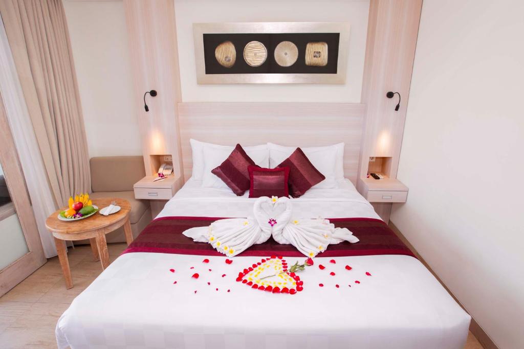 Двухместный (Улучшенный двухместный номер с 1 кроватью или 2 отдельными кроватями) отеля Core Hotel Benoa, Нуса Дуа