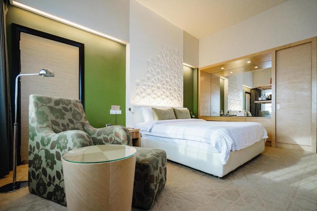 Двухместный (Номер Делюкс с кроватью размера «king-size») отеля TH Hotel Kota Kinabalu, Кота-Кинабалу