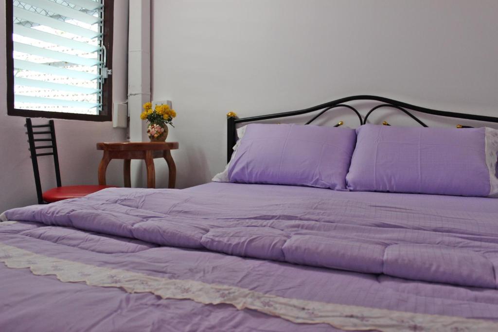 Двухместный (Небольшой двухместный номер с 1 кроватью) хостела Home Base Hostel, Бангкок