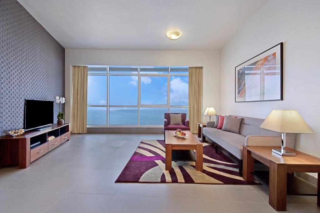 Апартаменты (Апартаменты «Премьер» с 1 спальней) апарт-отеля The Curve Hotel, Доха