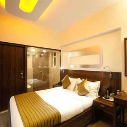 Сьюит (Императорский люкс) отеля Hotel Plaza, Мумбай
