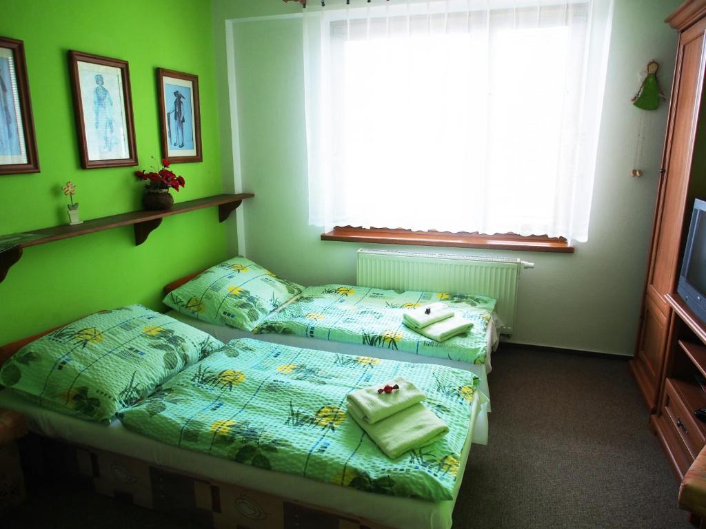 Двухместный (Стандартный двухместный номер с 2 отдельными кроватями) гостевого дома Guest House Penzión Milka, Попрад