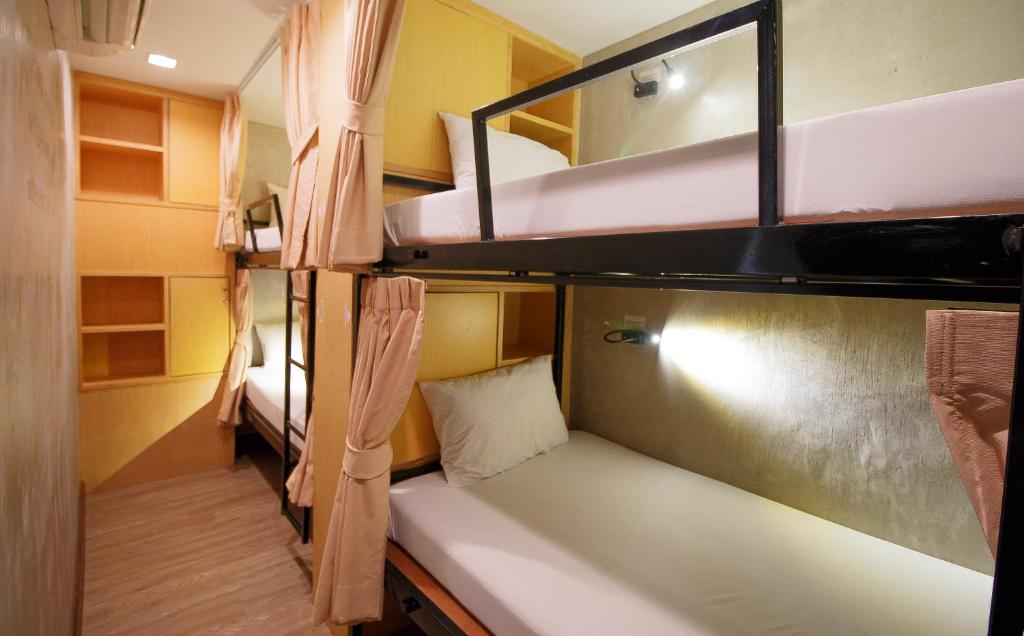 Номер (Кровать в общем номере для женщин с 4 кроватями) хостела Cazz Hostel, Бангкок