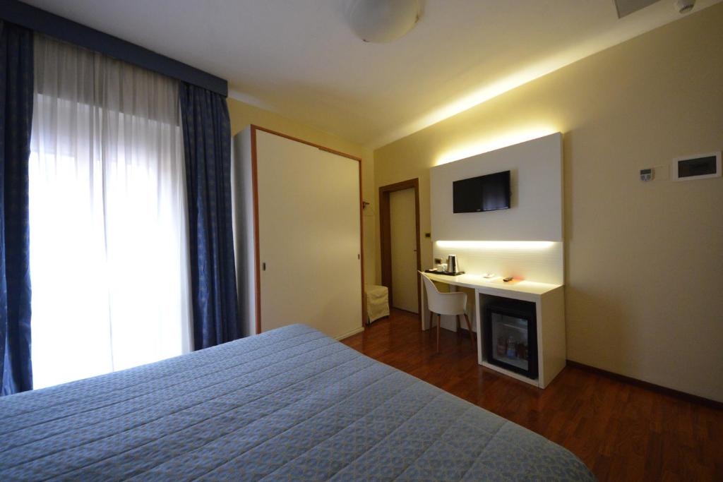 Одноместный (Двухместный номер с 1 кроватью или 2 отдельными кроватями (для 1 взрослого)) отеля Hotel University, Болонья