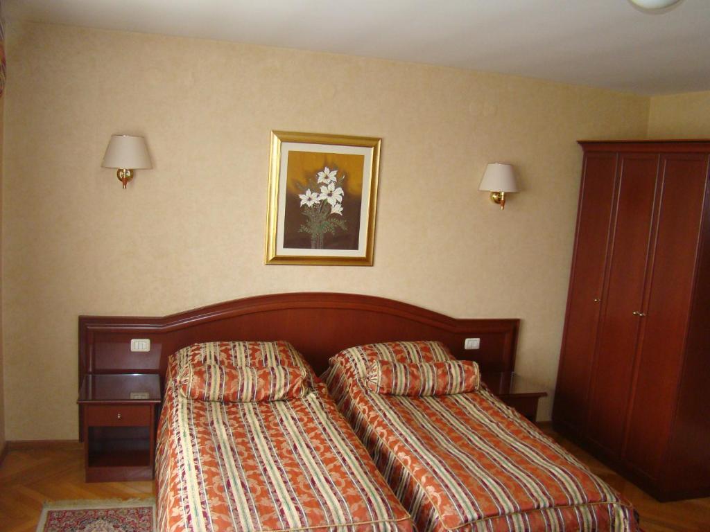 Двухместный (Двухместный номер с 2 отдельными кроватями) отеля Hotel Vila Ariston, Осиек
