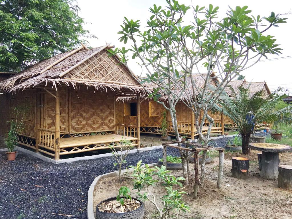 Гостевой дом Bamboo Bungalow Thalang, Пхукет
