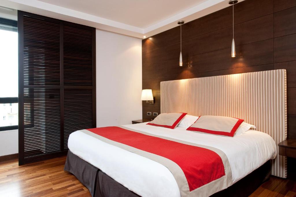 Двухместный (Эксклюзивный двухместный номер с 1 кроватью или 2 отдельными кроватями, вид на парк) отеля Hotel Aston La Scala, Ницца