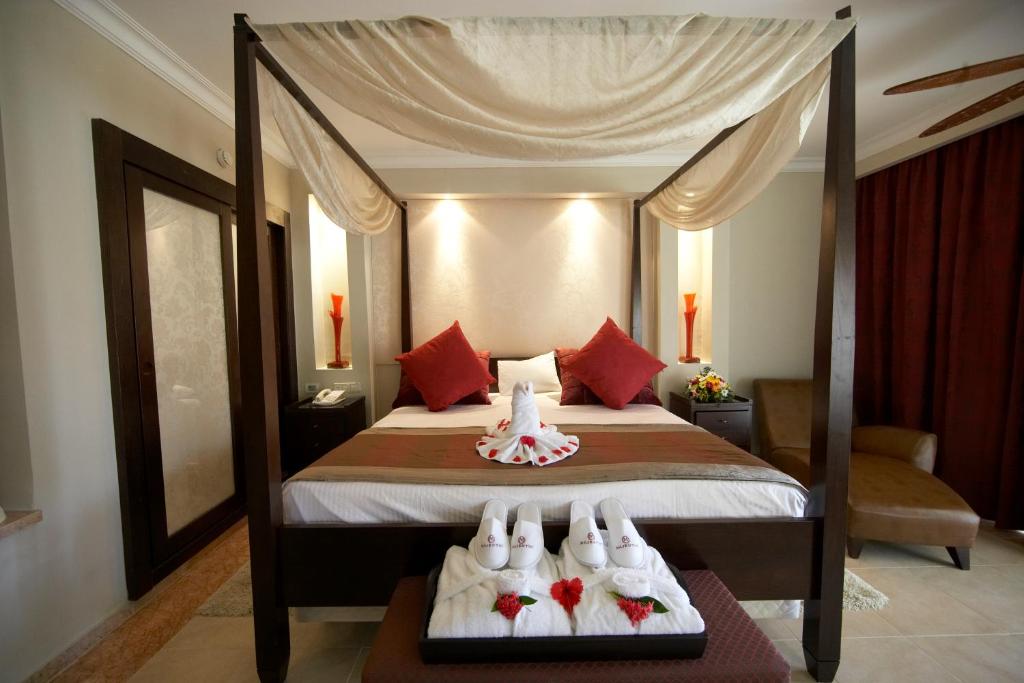 Двухместный (Люкс с 1 спальней и гидромассажной ванной - Бесплатный Wi-Fi) курортного отеля Majestic Elegance - Punta Cana, Баваро