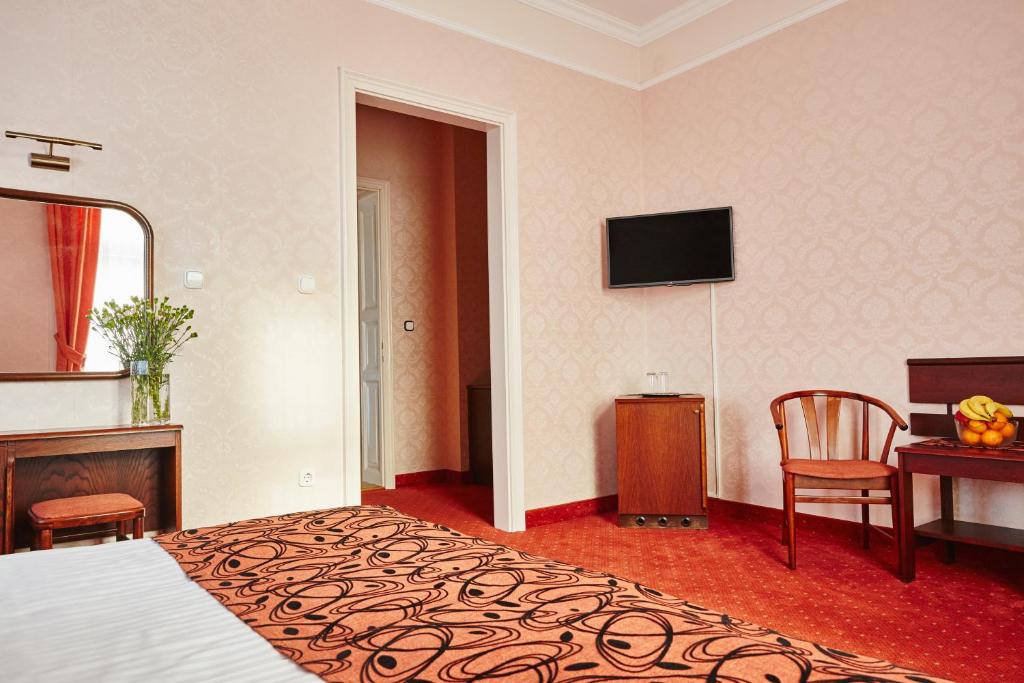 Двухместный (Двухместный номер с 1 кроватью и Новогодним пакетом услуг) отеля Hotel Astoria, Балатонфюред