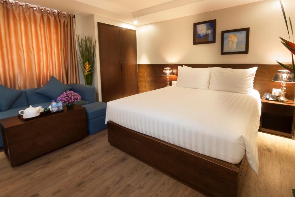 Сьюит (Двухместный люкс с 1 кроватью) отеля Roseland Centa Hotel & Spa, Хошимин