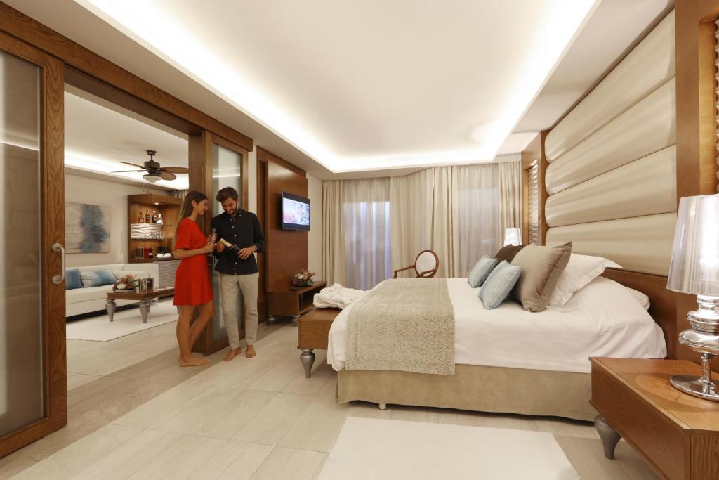 Двухместный (Люкс с 1 спальней и гидромассажной ванной - Бесплатный Wi-Fi) курортного отеля Majestic Mirage Punta Cana, All Suites, Баваро
