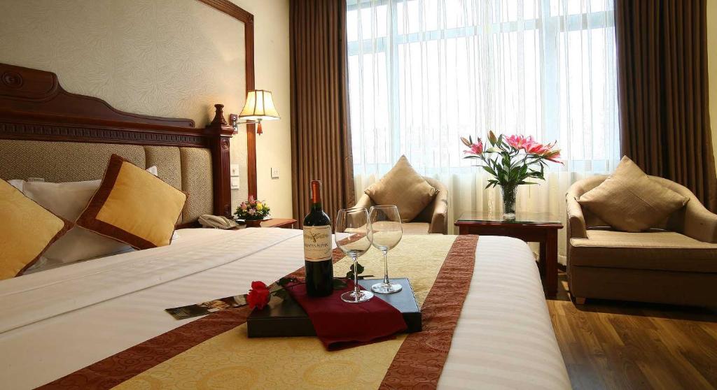 Двухместный (Представительский двухместный номер с 1 кроватью и видом на город) отеля Western Hanoi Hotel, Ханой