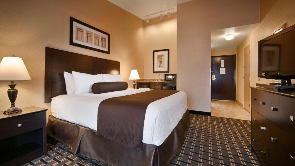 Двухместный (Номер с кроватью размера «king-size» — Подходит для гостей с ограниченными физическими возможностями) отеля Best Western Plus Las Vegas West, Лас-Вегас