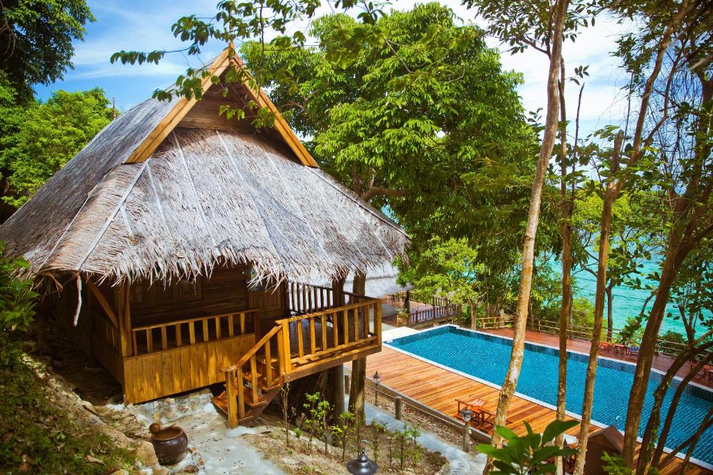 Номер (Бунгало Делюкс), Курортный отель Phi Phi Phu Chalet Beach Resort