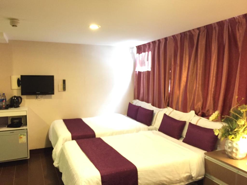 Двухместный (Двухместный номер с 2 двуспальными кроватями) гостевого дома California Hotel, Гонконг (город)