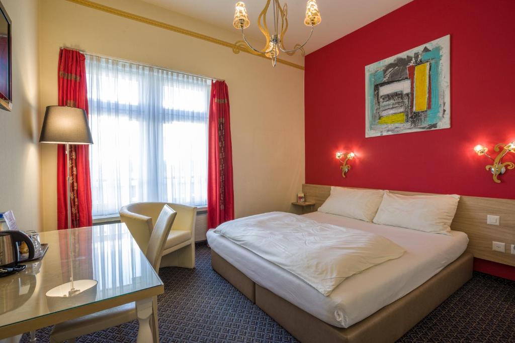 Двухместный (Уютный двухместный номер с 1 кроватью или 2 отдельными кроватями) отеля Hotel Ambassador, Золотурн