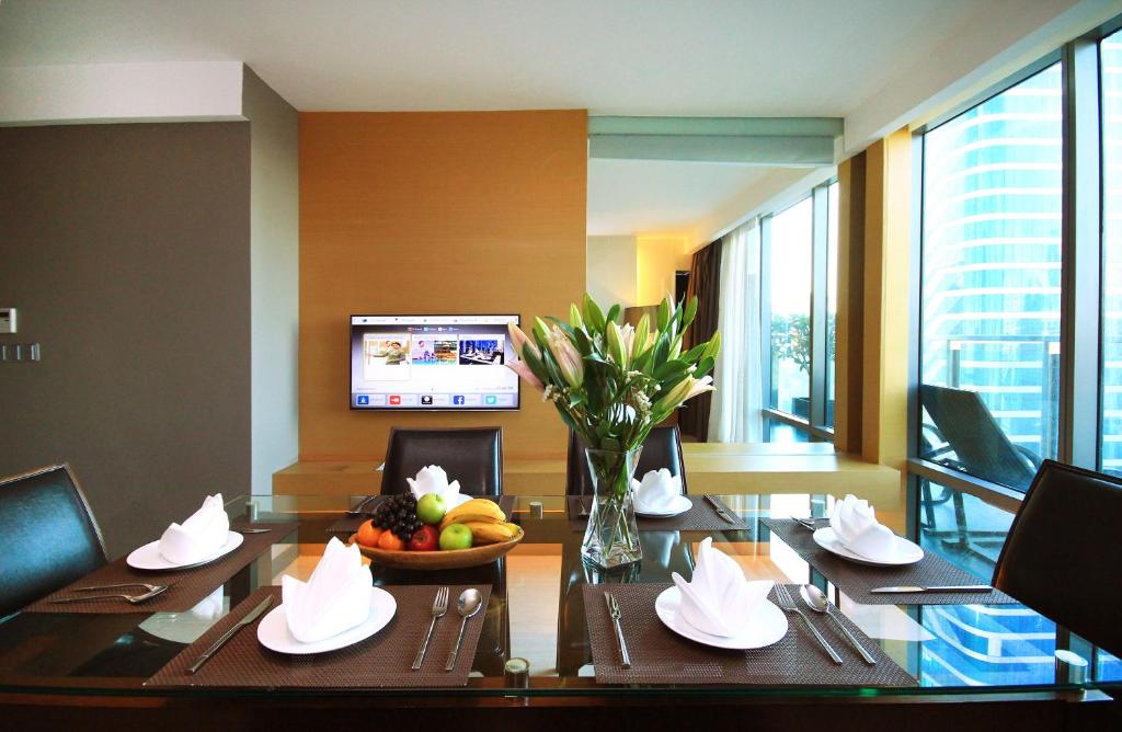 Сьюит (Butterfly Pea Grand Royal Duplex Suite - Two Bedroom), Отель Sivatel Bangkok