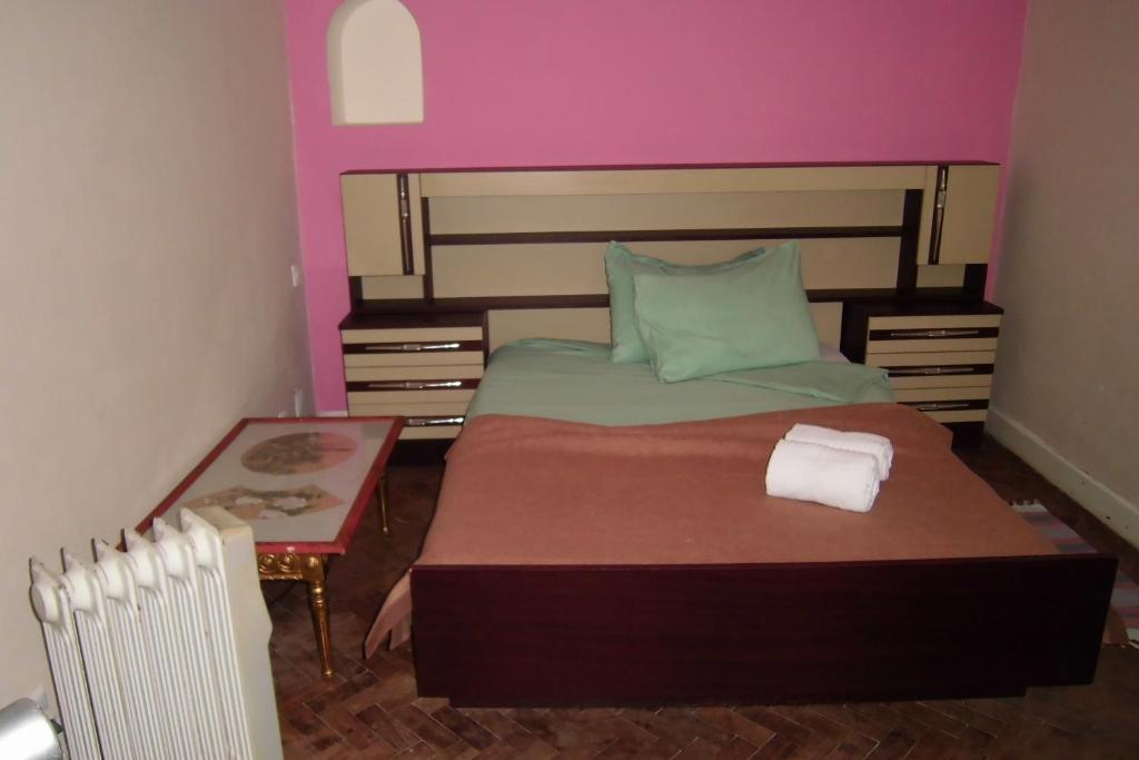 Двухместный (Двухместный номер с 1 кроватью и собственной ванной комнатой) хостела Hostel The White Butterfly, Лагуш