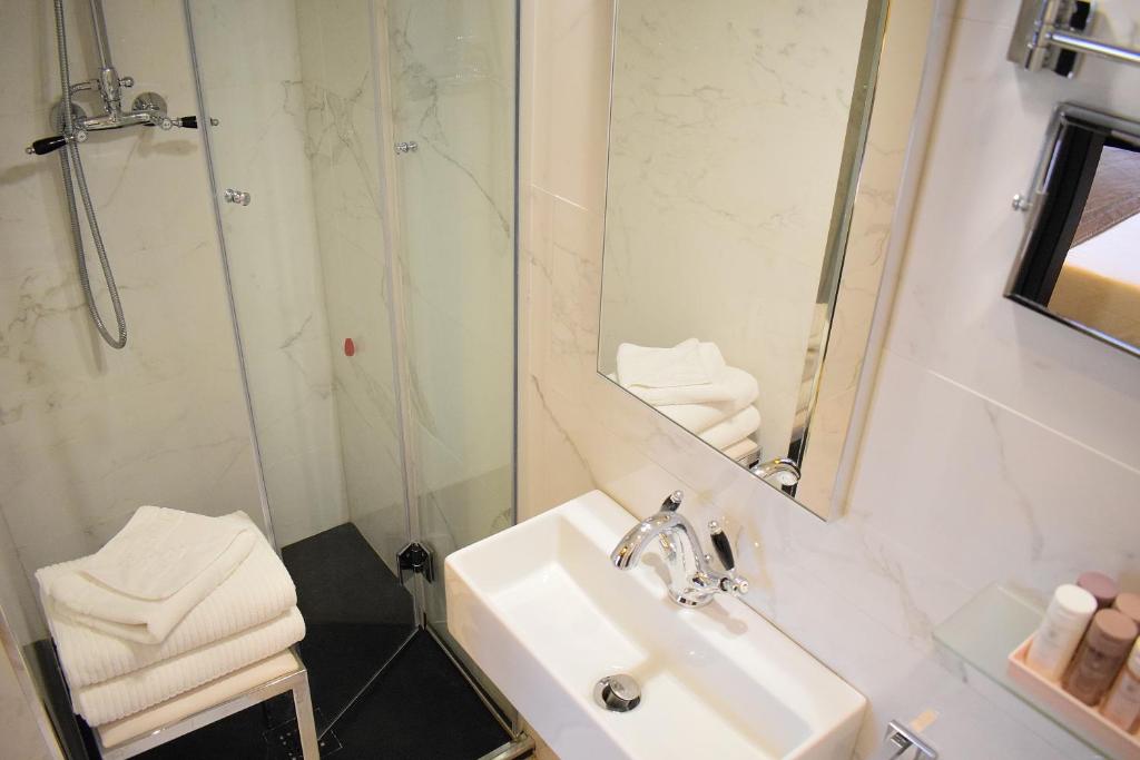 Двухместный (Двухместный номер «Смарт» с 1 кроватью) отеля Roma Luxus Hotel, Рим